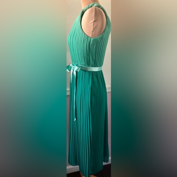 Ombré  Teal Pleated Dress - Picture 5 of 14